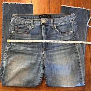 Veronica Beard Light-Mid Blue Cropped Raw-Hem Jeans